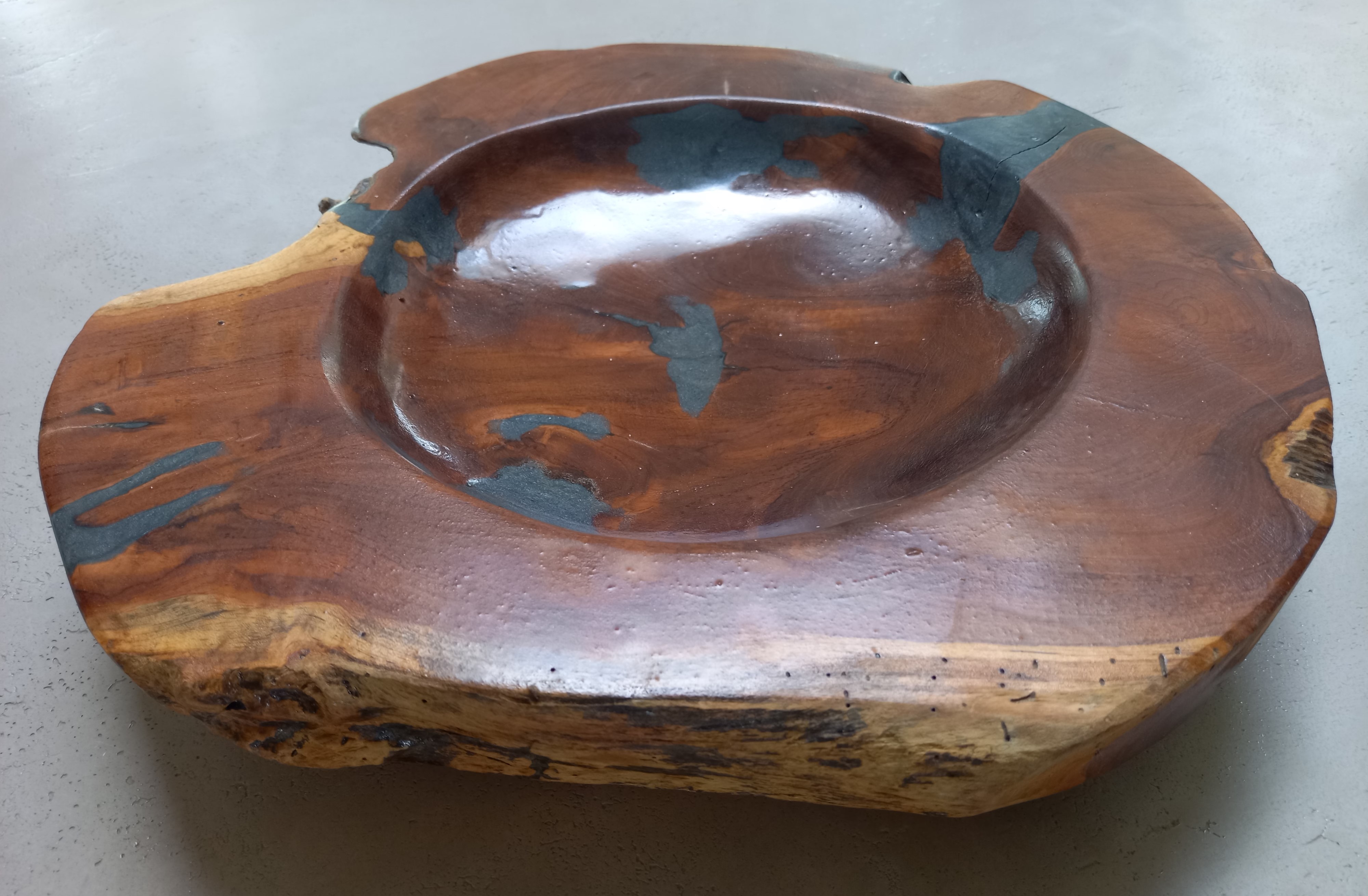 Schüssel aus Holz - Harz 