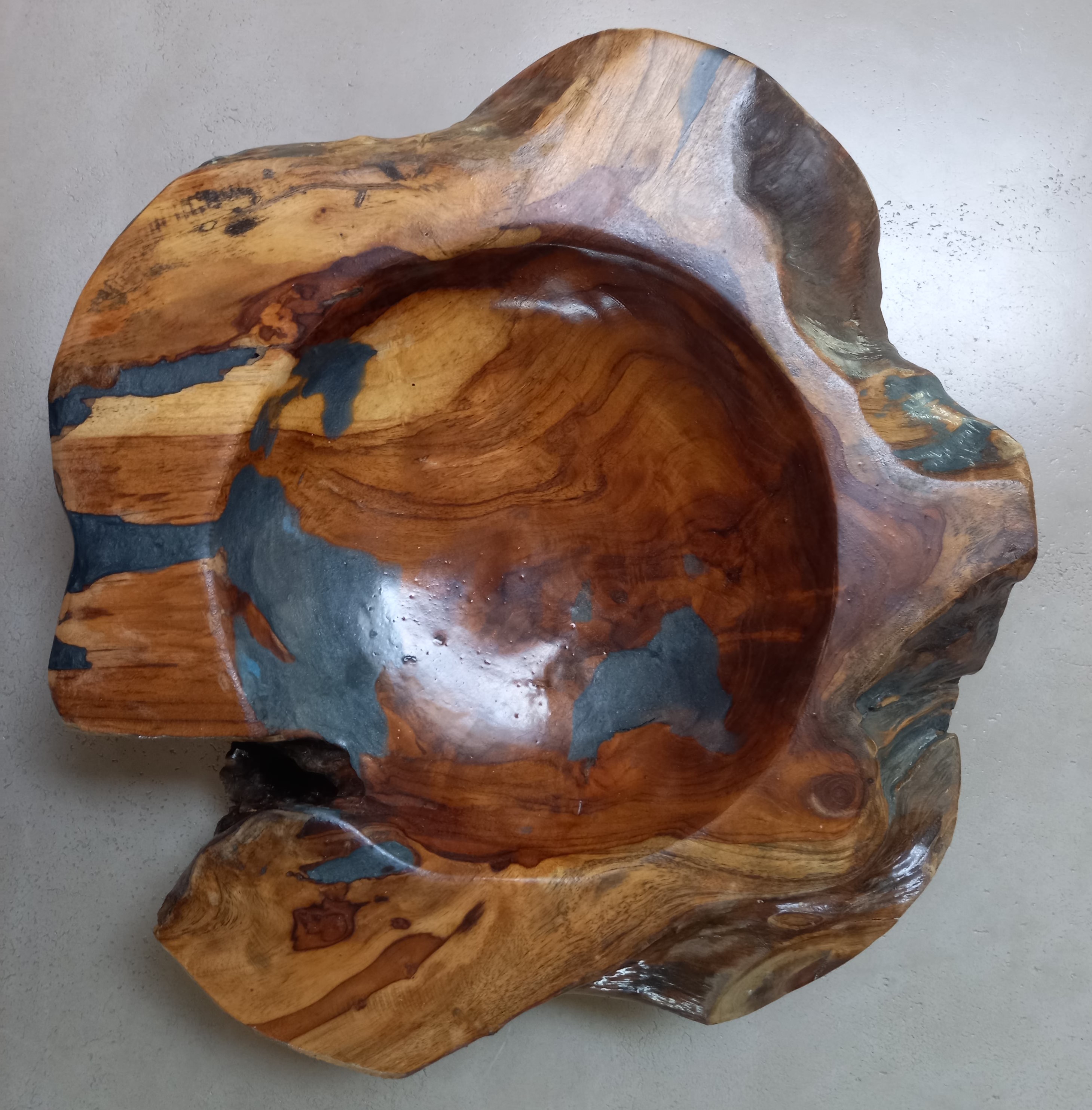 Schüssel aus Holz - Harz